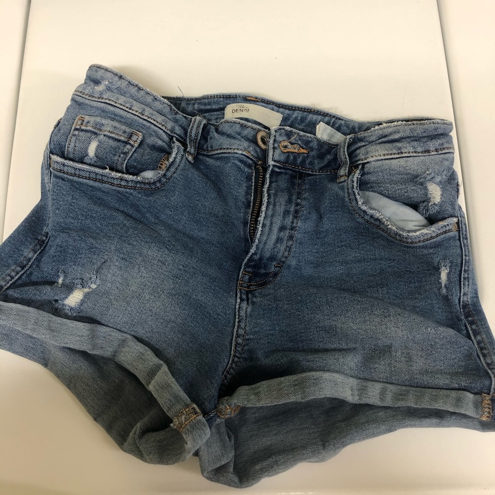 ZARA DENIM JEAN SHORTS